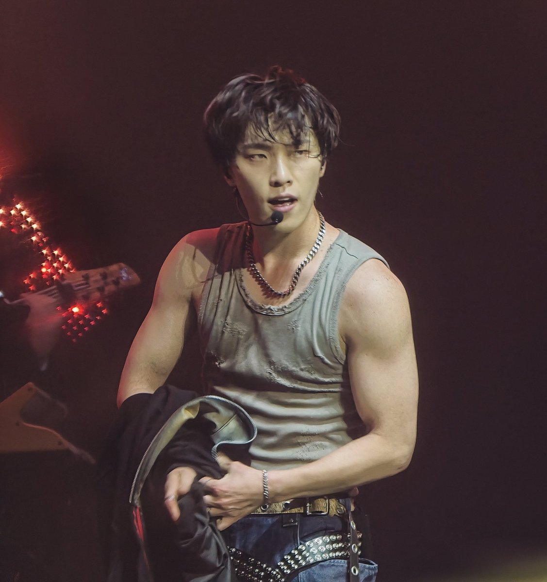 kai_croptop's tweet photo. CHOKE ME???????? https://t.co/cPIySmJhZX