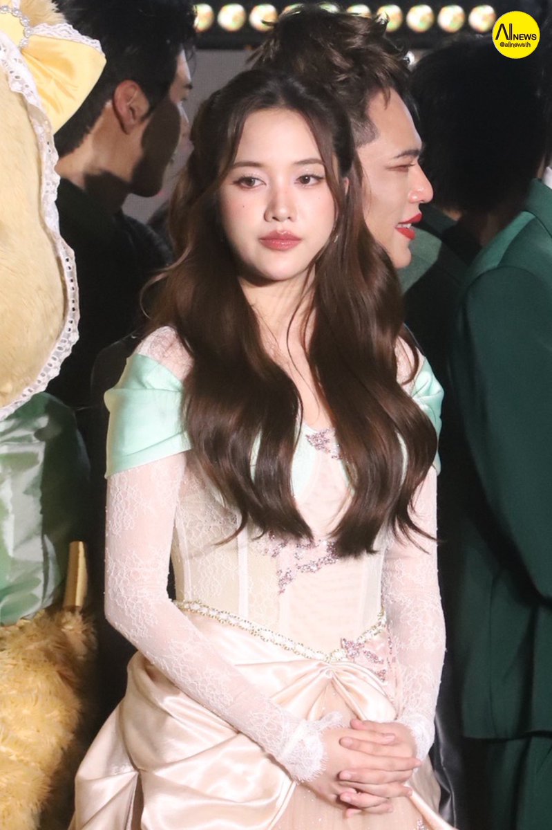 yoongsar's tweet photo. Freen visual is literally straight from k-drama 🤍

FREEN AT THE HAPPITAT OPENING
#แฮปปี้แทท #Happitat #TheMagicalDestinationOfHappiness #TheGrandCelebrationOfHappitat 
#srchafreen #CPAXTRA https://t.co/vgOQmeWjVO