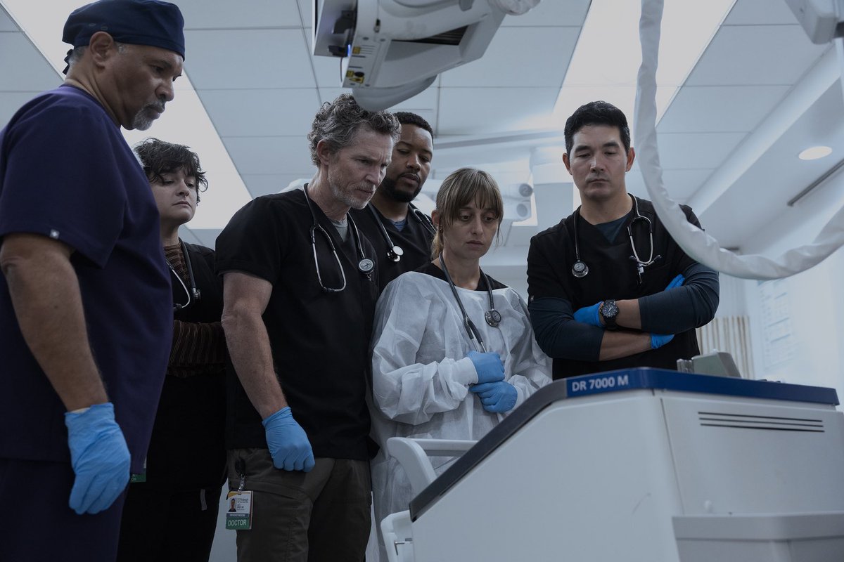 mohabbotology's tweet photo. First look at Shawn Hatosy as Dr. Jack Abbot in season 3 of The Pitt 🩺 https://t.co/ooWOpWmHjb