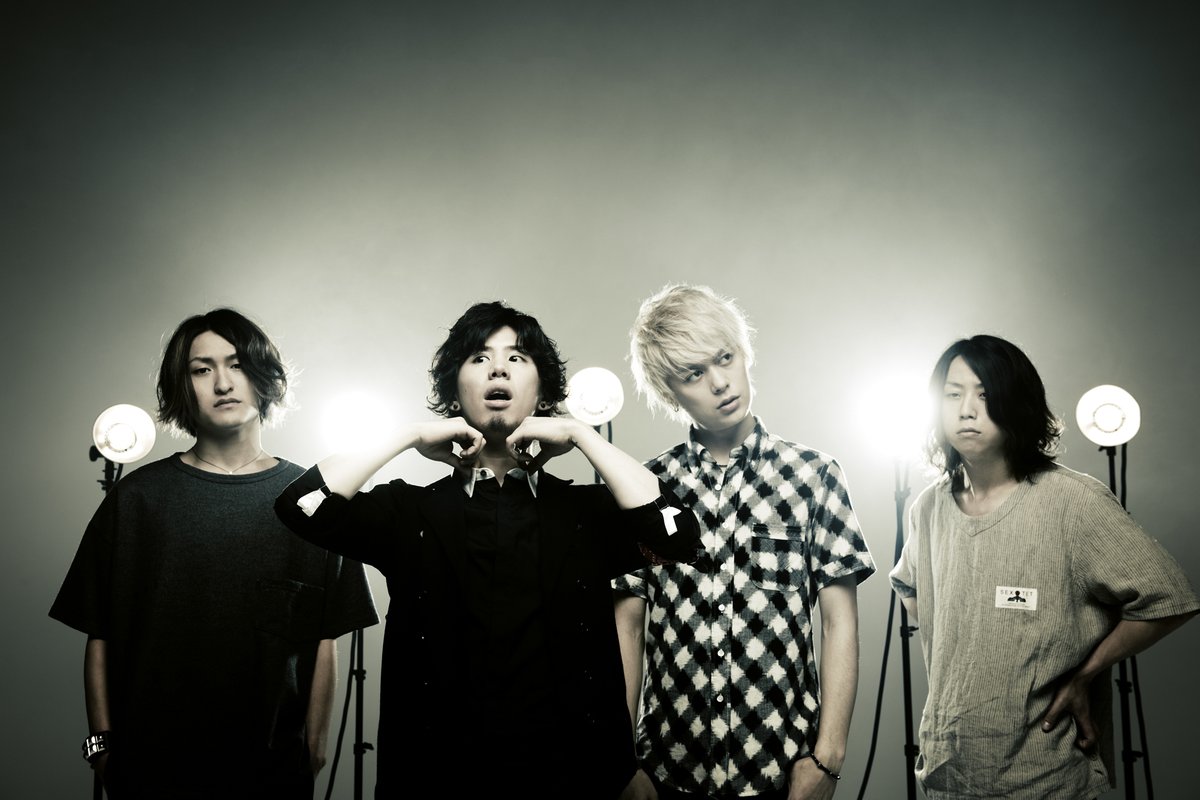 rocqnow's tweet photo. 過去の今日=2012年8月22日

ONE OK ROCK が後のヒット曲「The Beginning」をリリース。Takaの親友である佐藤健が主演を務めた映画『るろうに剣心』の主題歌。ピアノで作られていた原曲が2011年頃から存在していて、それをバンドサウンドに置き換えるのが大変だったとTakaは語っている。 https://t.co/tsxdqKITLn