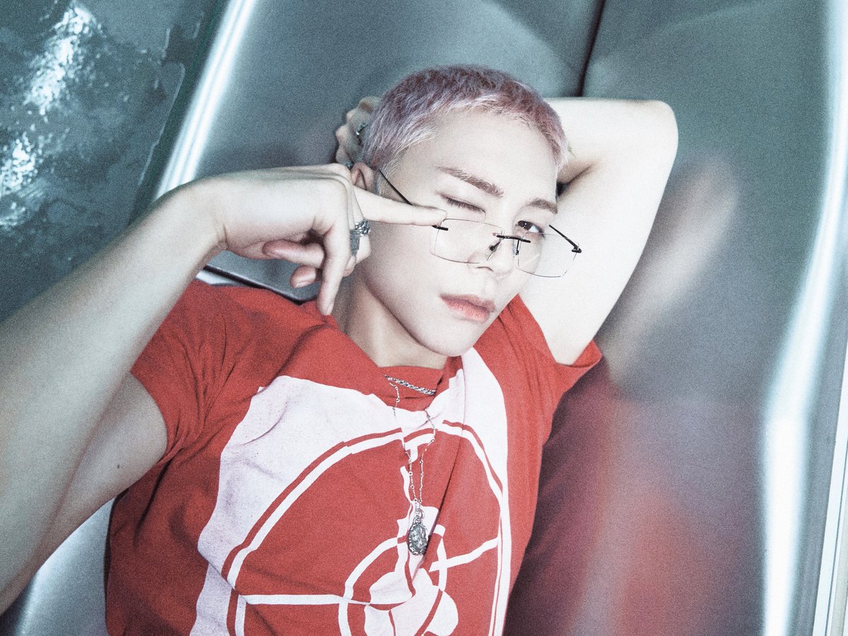 yum_y__0's tweet photo. rimless glasses 🫶🏻 https://t.co/rgEKDcfRCR