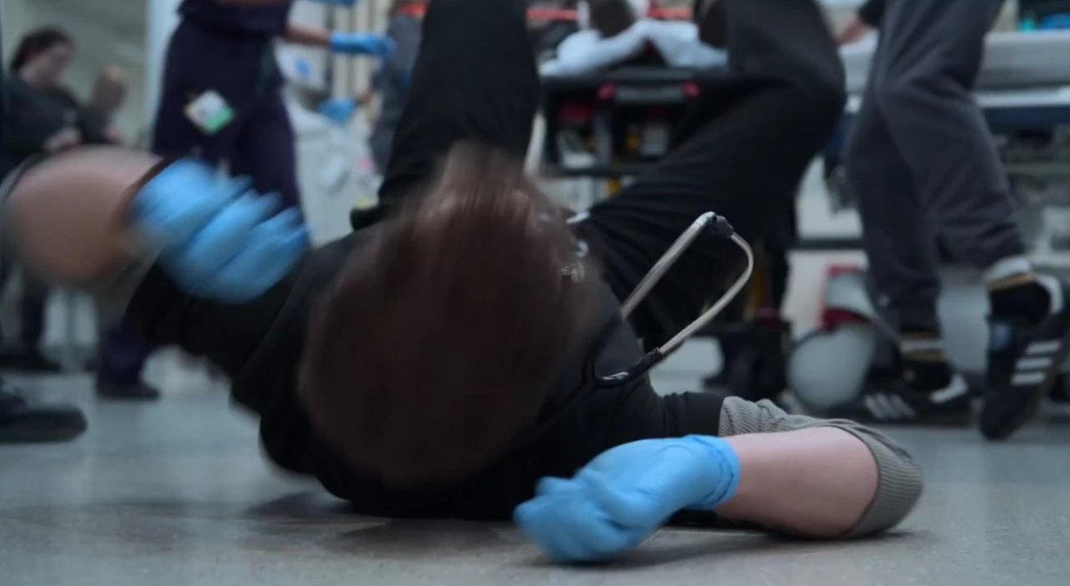 UnemployedToast's tweet photo. Dennis taking a hit to the back of the head and possibly walking around with a head injury 😭😭 https://t.co/NTRxUKhqyV