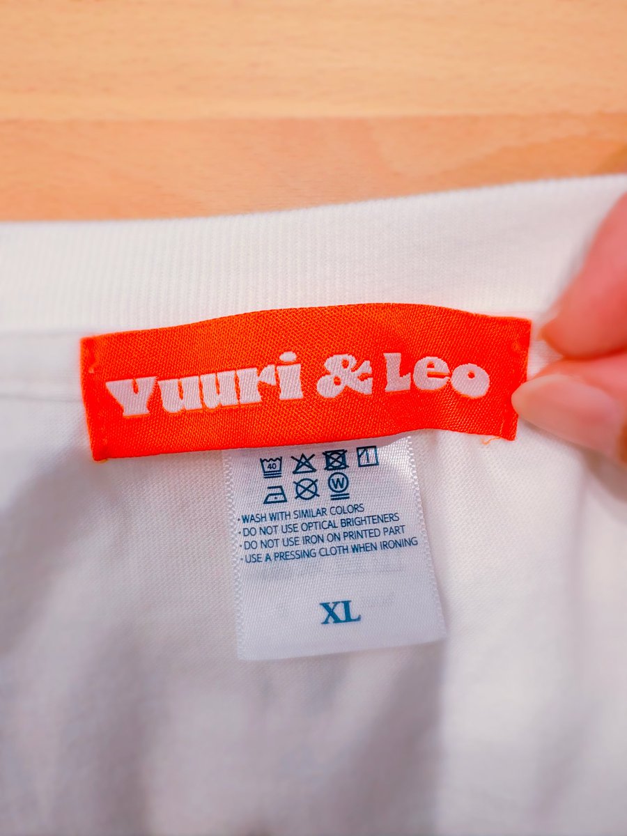 lhand7557's tweet photo. 首元ちくちくして　どのTシャツのタグも切ってしまうんだけど、これはなかなかに切れない。切りたくない。んでも、ちくちくしちゃう。(悲しみ
#優里
#レオTシャツ
普段着にし過ぎてもうよれてるよ🥴 https://t.co/GE4Pg4FFbs