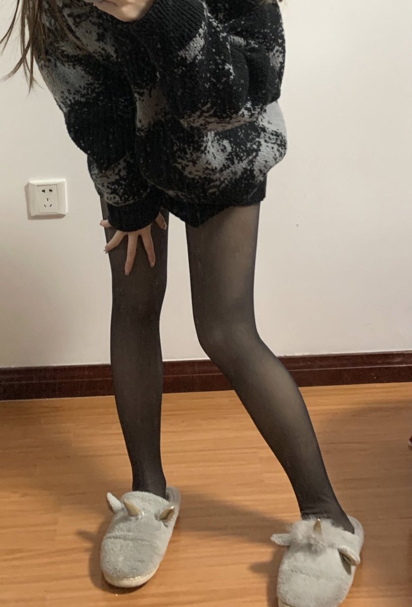 TroP991's tweet photo. ロングヘアの綺麗なスタイル抜群お姉さん
脱いだらピンクの乳首がビンビン https://t.co/UAttnp98rw