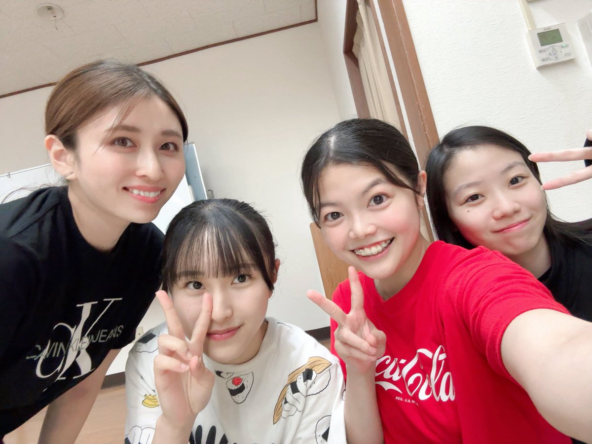 sssuwii's tweet photo. 🍑お稽古🍑

#どんぶらこ 
今日はとあるワンシーンを何回も何回もお稽古しましたー！！

いや〜、まだまだ学ぶことばっかりです。
なんと言っても自分の癖って怖い。だって無自覚にしちゃってるんですもん！

良い作品をお届けするために日々精進🔥
チケット予約はこちら⬇️
https://t.co/IW36WWWNtH https://t.co/NisxR9iYzV