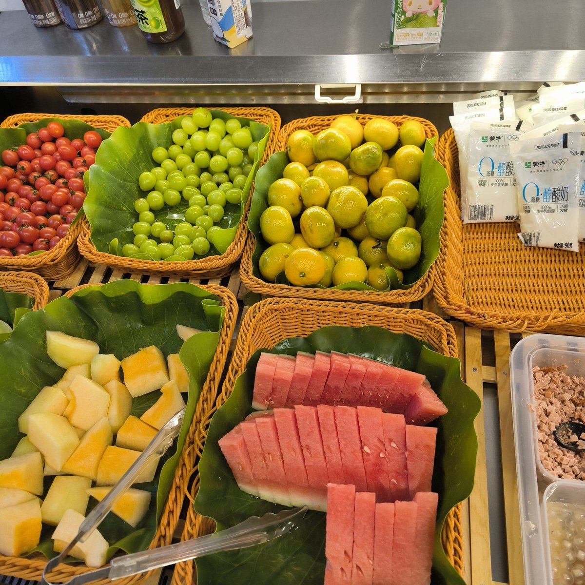 TomasBastos2's tweet photo. Stocked up on fresh, crisp veggies and creamy Greek yogurt for the week—healthy meal prep just got easier! https://t.co/uGYR7u40qP