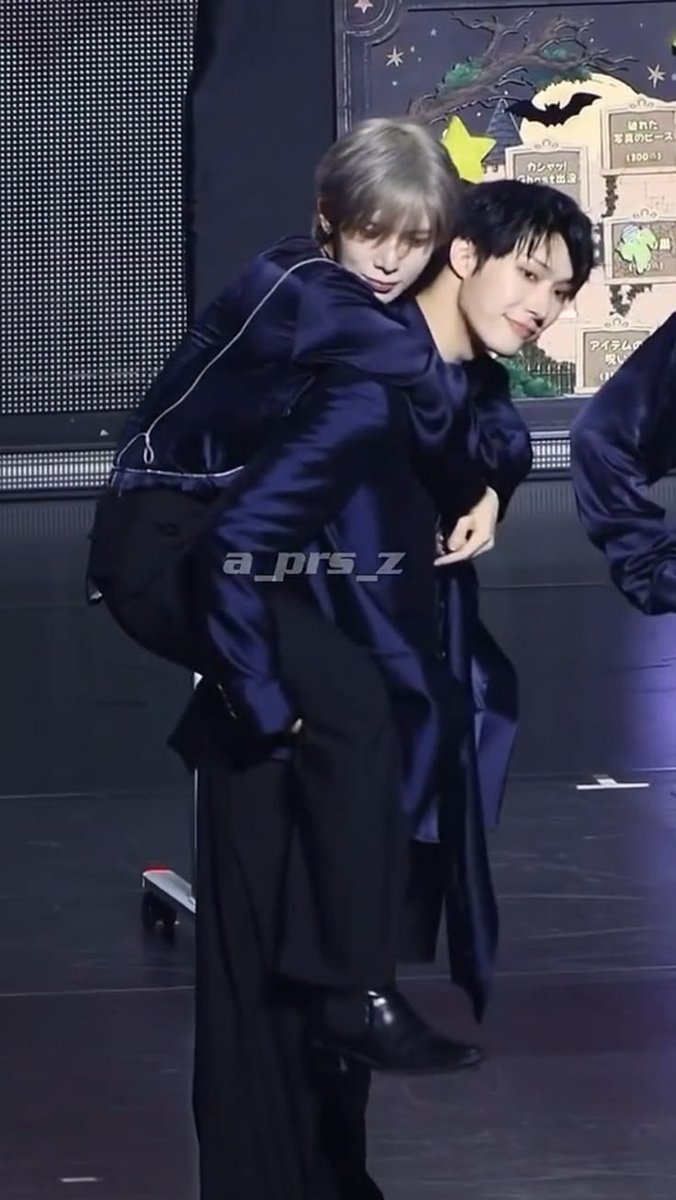 yeoyungism's tweet photo. the way yeosang is literally ATTACHED to mingi like a koala here 😭😭😭😭😭 and he looks so proud of it too 😭😭😭😭😭😭😭 helpp they're so cute my minsang :( https://t.co/ZN58QRxrWe