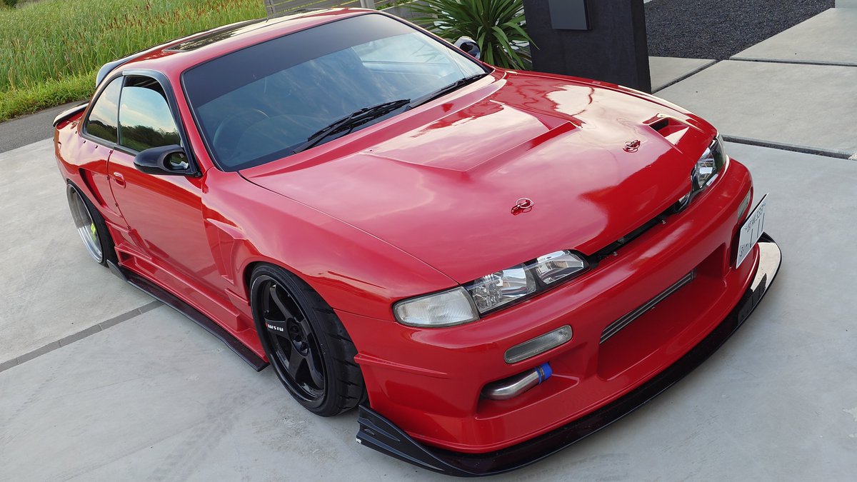 ochisuyama's tweet photo. S14 Maxx ECUセッティングさせて頂きました！

あずかった時点では
・電ファン1、2
・電動ウォーターポンプ
・電動パワステポンプ
の全てがトグルスイッチで手動でしたが
配線変更して全てECU制御に変更

電動ウォーターポンプはソリッドステートリレー使ってPWM制御に👍

更にCAN配線してkeypadとダッシュメーター接続

ちなみにMaxxの電スロは初でしたが全然違和感なくまとまったかと思います

当たり前ですがエンジン出力もばっちりでLINKでセッティングするのと何も遜色なく調子いい！

細かい制御の違いはもちろんありますが、それぞれにメリットあります😌

アンチラグも性能はバッチリですが音は絶対LINKと違う
CPU制御の違いを感じて面白い感じです😃