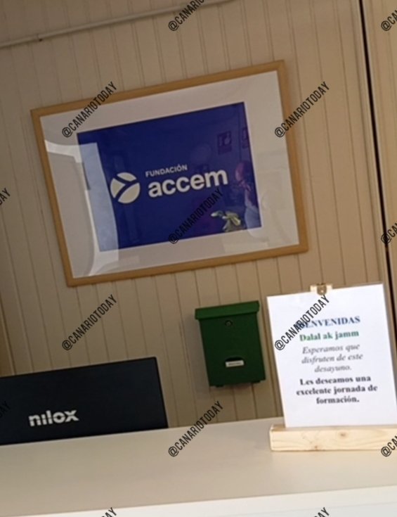 CanarioToday's tweet photo. Mientras más de 150.000 canarios no pueden permitirse ni siquiera comer tres veces al día, el Gobierno de España sigue nutriendo a la ONG Accem para la atención de inmigrantes ilegales.

#Tenerife | Centro de Las Raíces:

➡️  "Esperamos que disfruten de este desayuno". https://t.co/YhbDf9r6Ka