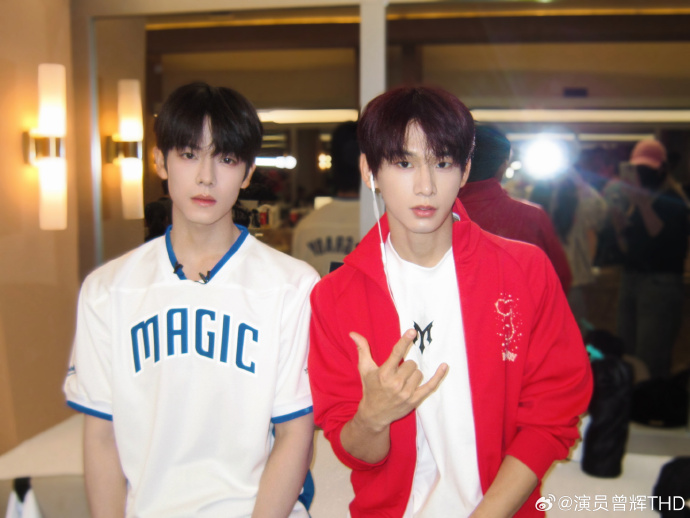 YaochensClub_TH's tweet photo. 《Call Me By Fire》2026 - First performance group
 
คุณ Zeng Hui  update รูปกับสมาชิกทีมผ้าขนหนู 《爱的主打歌 - Theme Song Of Love》

#YAOCHENxCallMeByFire2026 
#YAOCHEN #姚琛 #야오천 #เหยาเชิน 
#CallMeByFire2026 #披荊斬棘2026 https://t.co/HKXbDfMiEn