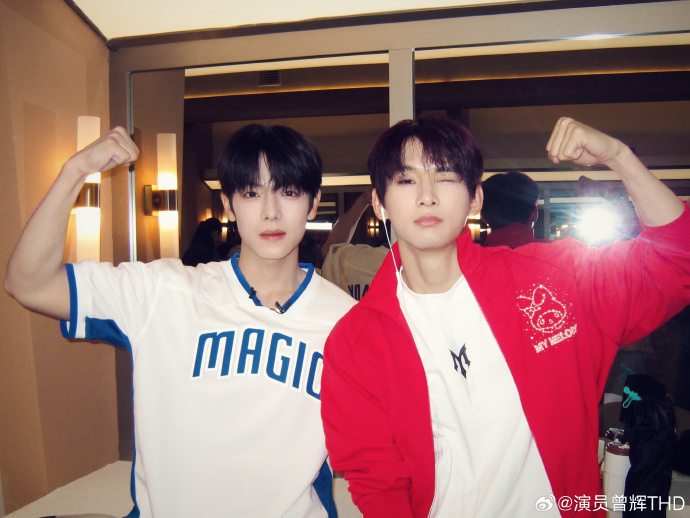 YaochensClub_TH's tweet photo. 《Call Me By Fire》2026 - First performance group
 
คุณ Zeng Hui  update รูปกับสมาชิกทีมผ้าขนหนู 《爱的主打歌 - Theme Song Of Love》

#YAOCHENxCallMeByFire2026 
#YAOCHEN #姚琛 #야오천 #เหยาเชิน 
#CallMeByFire2026 #披荊斬棘2026 https://t.co/HKXbDfMiEn