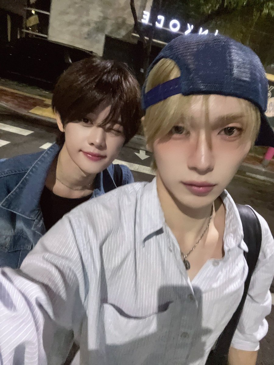senshibuyaz's tweet photo. Everyone~! My life has become more more more happier since I met you all~!!!
Thank you so much and I love you!!! https://t.co/2EGssQ2MPN