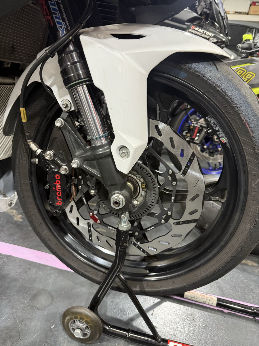 yasu25029's tweet photo. @conan250rr ﾅｶｰﾏですね🍕 https://t.co/G0nwLRVbJc