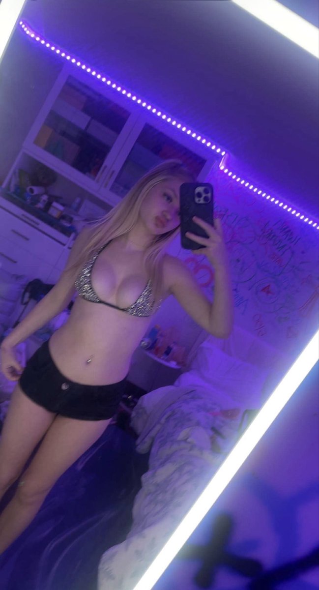 ana_angel44412's tweet photo. sooo grateful i chose not to be fat #edrtwt #bonespo #thinspo #anatwt #ricecaketwt #bodycheck https://t.co/85oeuuizhu
