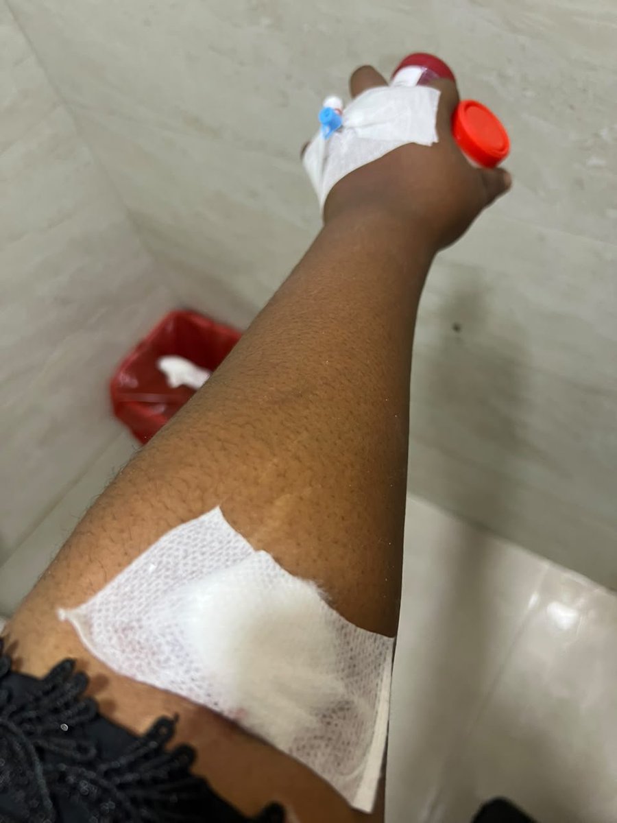 amina_hafidh's tweet photo. 😭😭😭😭💔💔
Nachukia hii hali💔 https://t.co/ehEgmWtn5g