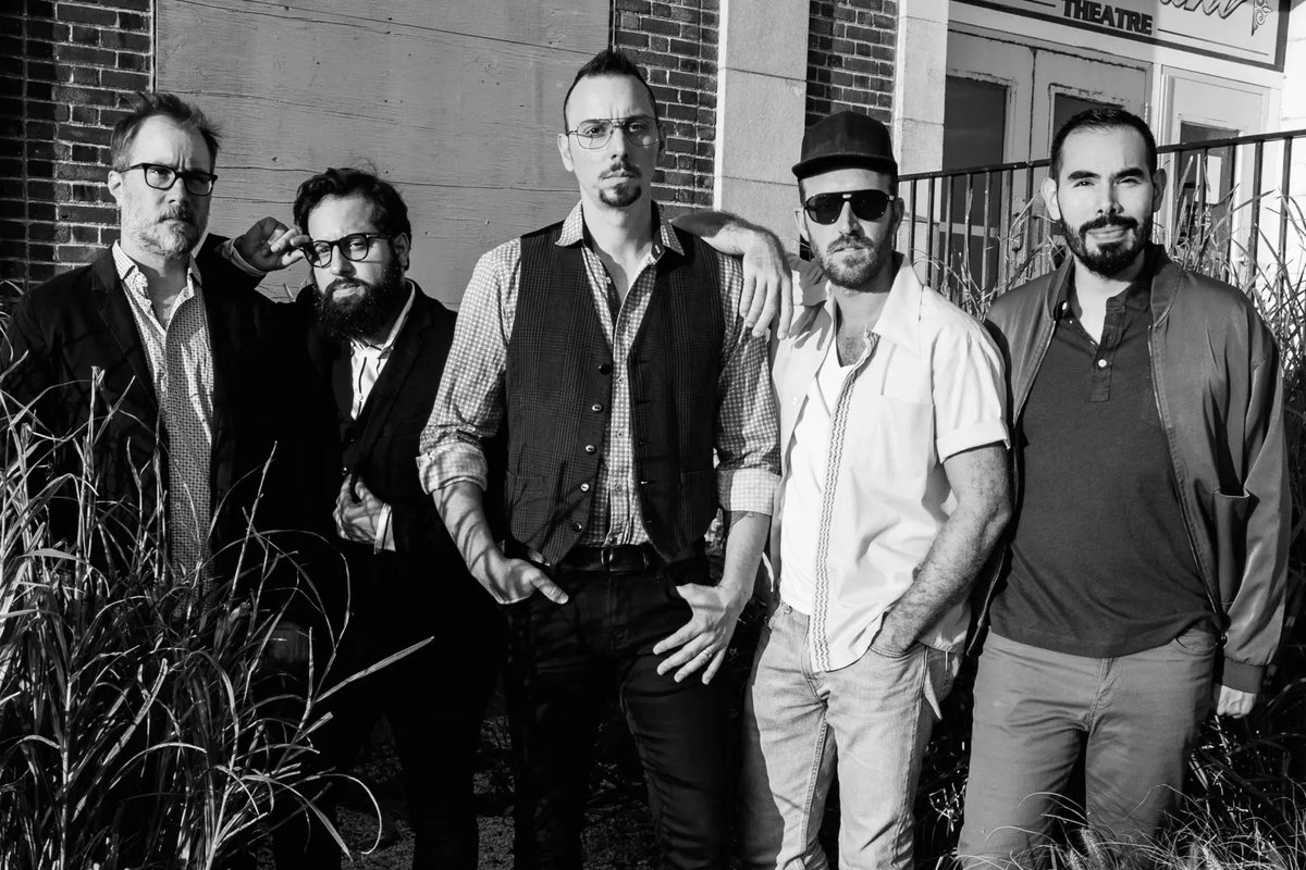 RollingStone's tweet photo. Hollis Brown Had a Nasty Breakup. They Reunite for New Song ‘Garage Days’

After a 2023 fight between singer Mike Montali and guitarist Jonathan Bonilla, the two met to clear the air. "Just me and him sitting in a diner in Queens, yelling at each other," Montali says.  

More: https://t.co/fmJe99SJ9m