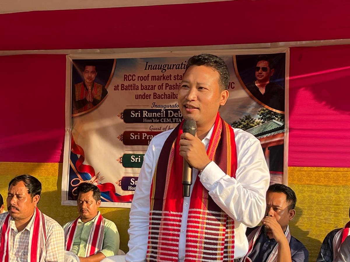 YTFTIPRA's tweet photo. Today, Hon'ble #YTF Khowai District President and MDC Shri Prasmit Debbarma inaugurated six RCC-roofed market stalls at Battila Bazaar under Halahali–Asharambari TTAADC Constituency, in the presence of Hon'ble Khowai Zonal Chairman Shri Buishu Debbarma, 

(1/2) https://t.co/yUYke6Aj3o
