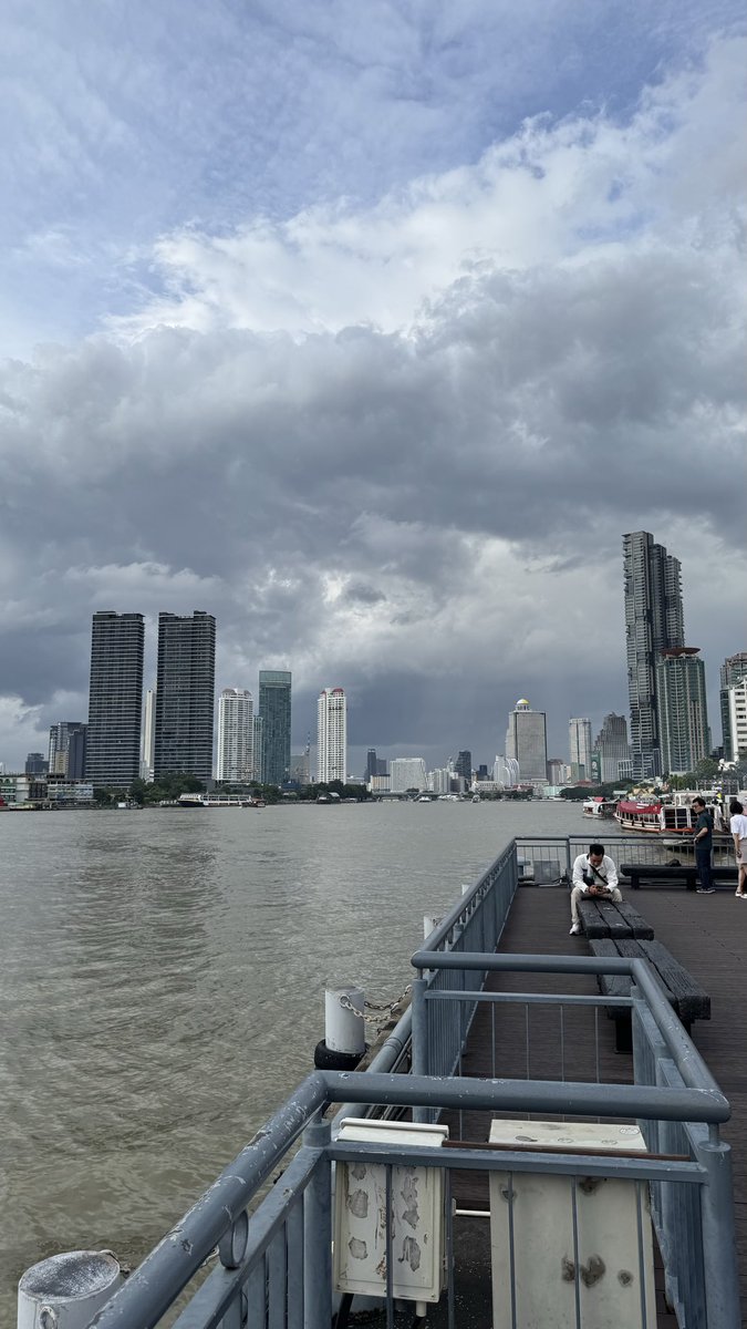trrcs's tweet photo. ☔️ https://t.co/1yitYe9Dhp