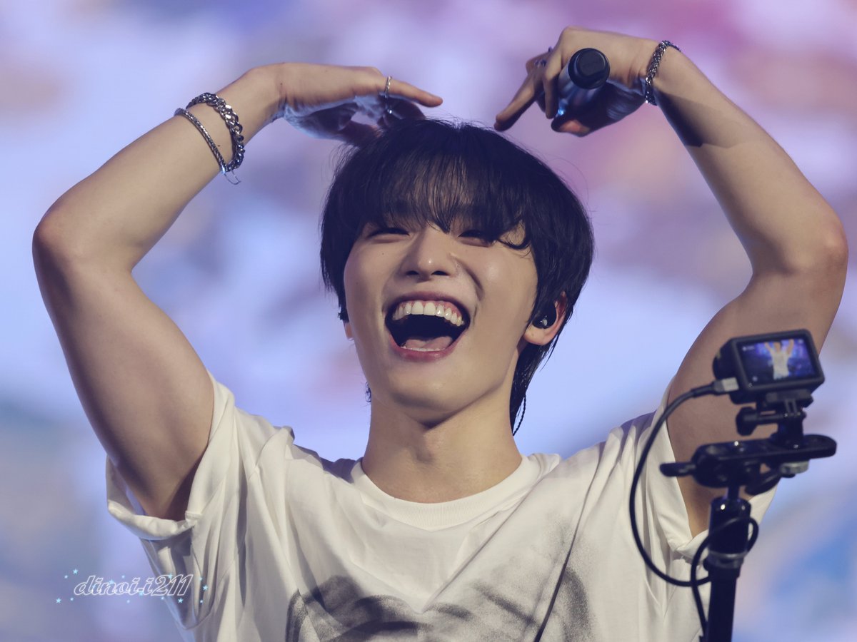 dinoi_i211's tweet photo. 260821 吉BOARD SHOW DAY1

#세븐틴 #SEVENTEEN 
#DINO #이찬 #디노 https://t.co/gMVHtIJhJZ