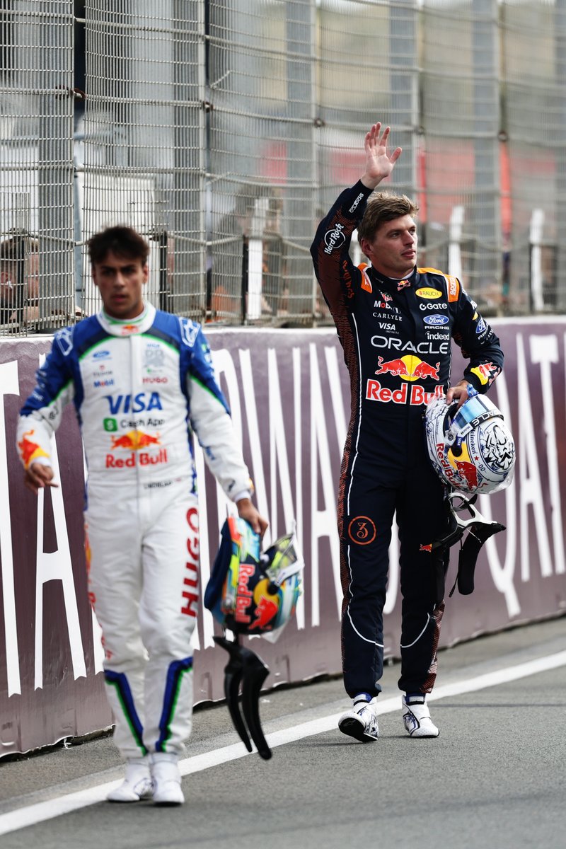 redbullracing's tweet photo. Home 🏡 Hero 🦸

#F1 || #DutchGP 🇳🇱 https://t.co/jGs8vDiLN9