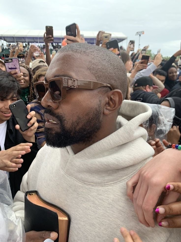 ATP_RAP's tweet photo. Nine Vicious reportedly said this at a show last night 👀🚨

 “fuck every rapper that aint Kanye or Michael Jackson, suck my d*ck I don’t care” https://t.co/soxq0wWtSH