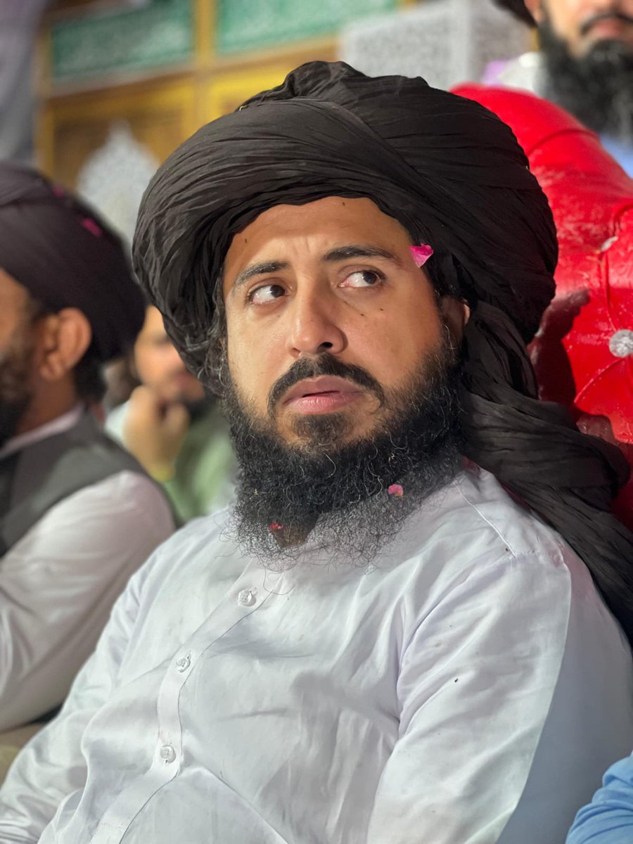 BhaiGy0's tweet photo. آج 312 دن ہو چکے ہیں ان ظالم اور جابر حکمرانوں نے سعد حسین رضوی کو اغوا کر رکھا ہے اس ریاستی غنڈہ گردی اور بدمعاشی کو بند کرو ظالموں کب تک یہ ظلم جاری رکھو گے؟ شرم کرو! ہمارے قائد کو فی الفور منظرِ عام پر لایا جائے اور ہر قسم کی غیر آئینی رکاوٹیں فوری ختم کی جائیں https://t.co/BaCU3b63FY