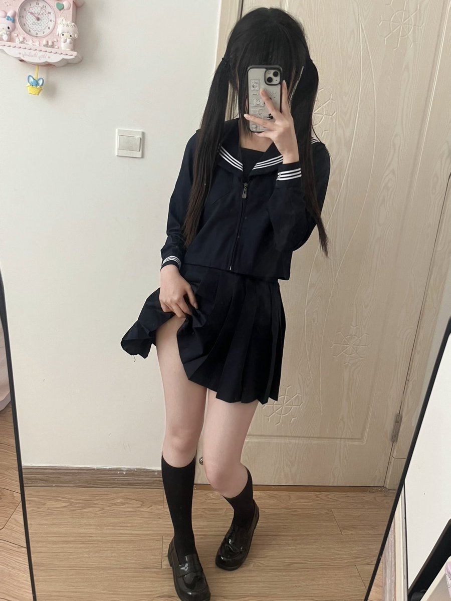 JuliaWatsovv55's tweet photo. 这个点有小狗狗吗🤪

有人想锐评一下我15岁的福嘛？ 

   今天当一次女菩萨！        

    是粉哒！！看完不许瞎说 https://t.co/Fau14GaG7s