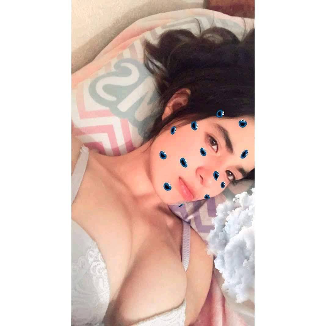 cmp_jrr's tweet photo. Cara de niña buena/ cuerpo de que te sacaré la lechita en 3 min 😋 https://t.co/mvKL6ngZFr