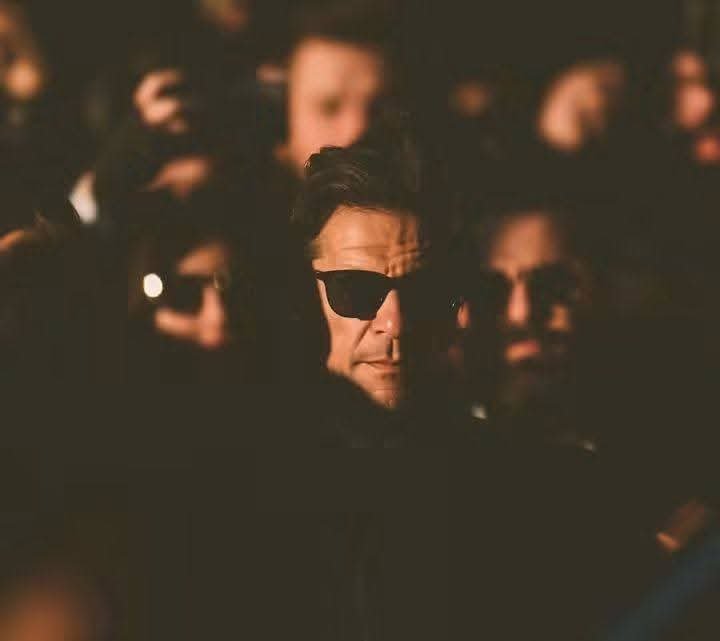 Kwains007's tweet photo. Imran Khan didn't even know what month it was. Dr Uzma Khan🥺🥺
#Pakistan
#ہر_دل_سے_دعا_خان_کے_نام #ImranKhanIsPTI https://t.co/MdARIc1FdG