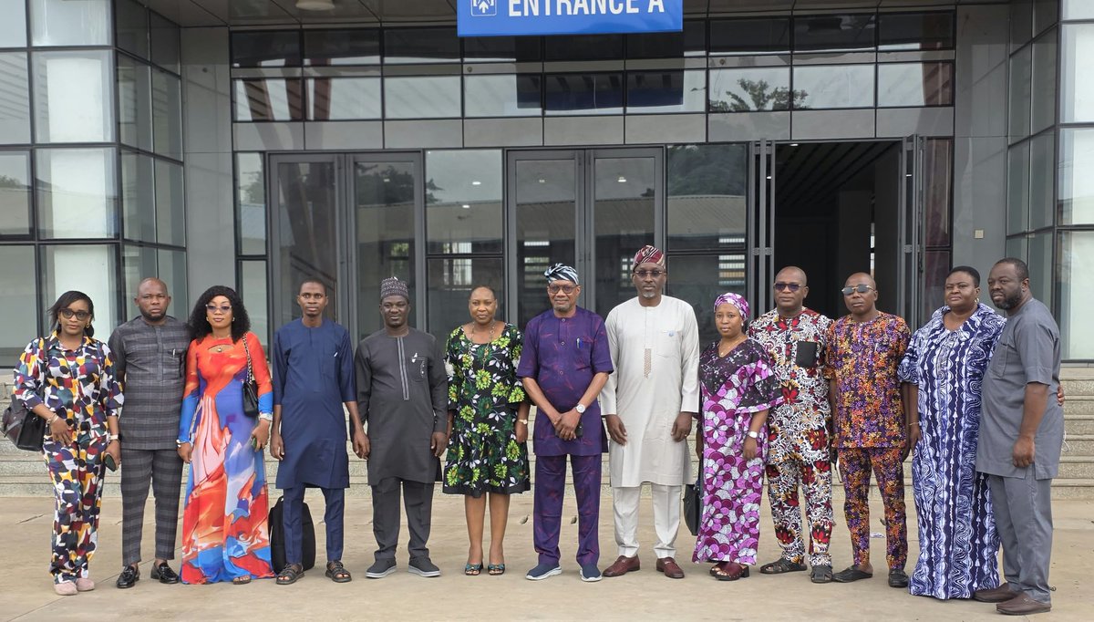 Lamataonline's tweet photo. NEC Delegation Inspects Lagos Red Line, Commends Lagos’ Integrated Transport Development
A delegation from the Secretariat of the National Economic Council (NEC), led by the Ondo State Commissioner for Economic Planning and Budget, Hon. Laolu Akindolire, has inspected the Lagos Rail Mass Transit (LRMT) Red Line as part of efforts to monitor national development initiatives across the 36 states of the federation and the Federal Capital Territory.
The visit was undertaken to assess the implementation of NEC resolutions and evaluate the progress of development projects with significant impact on the socio-economic wellbeing of citizens.
The National Economic Council, a constitutional body established under Section 153(1) of the 1999 Constitution (as amended), is chaired by the Vice President, Senator Kashim Shettima. The Council advises the President on economic affairs and coordinates economic planning among the Federal Government and the states.
Briefing the delegation, the Technical Adviser, Planning, at the Lagos Metropolitan Area Transport Authority (LAMATA), Engr. Osa Konyeha, who represented the Managing Director, Engr. Mrs. Abimbola Akinajo, said Lagos State’s transportation development was being driven by the Lagos State Strategic Transport Master Plan.
According to him, the master plan provides for the development of six rail lines, one monorail, 14 Bus Rapid Transit (BRT) corridors, more than 20 water transportation routes and complementary road infrastructure to create an efficient, integrated and competitive multimodal transport system.
Engr. Konyeha disclosed that the State Government was working towards connecting the Red Line with the Blue Line at the National Theatre Station, a development expected to further enhance seamless movement and connectivity across the rail network.
He also announced the imminent commencement of construction works on the Green Line and the planned development of the Purple Line, noting that the projects formed part of the state’s long-term strategy to expand public transportation infrastructure and provide greater mobility choices for Lagos residents.
He explained that the various transport projects were being implemented as an integrated system to ensure effective connectivity among rail, road and water transportation, thereby providing commuters with convenient modal choices.
On water transportation, Engr. Konyeha said the Lagos State Government was equally committed to expanding the sector through the Omi Eko initiative, which includes opening up additional waterways and deploying energy-efficient electric ferries to promote sustainable mobility.
Responding, the leader of the delegation, Hon. Akindolire, commended the Lagos State Government for its investments in transportation infrastructure and its commitment to projects that directly improve the quality of life of residents.
He urged other states to emulate Lagos by developing and implementing projects that have tangible and positive impacts on their people.
The delegation’s inspection of the Red Line provided an opportunity to assess the progress of one of Lagos State’s flagship transport projects and its contribution to the broader objectives of integrated and sustainable national development.