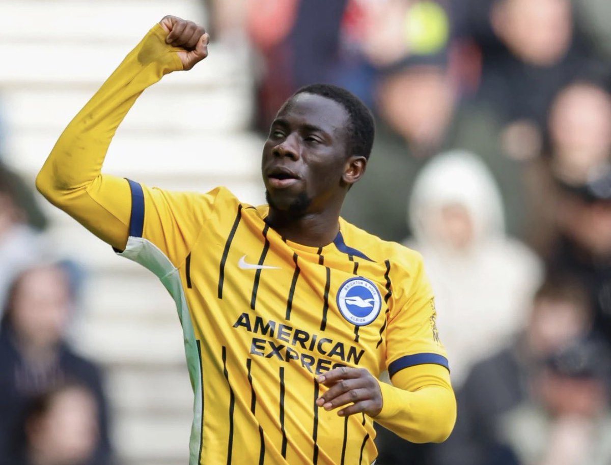 FabrizioRomano's tweet photo. 🚨🔴 Liverpool submit £60m proposal for Yankuba Minteh after personal terms agreed with Gambian winger.

Negotiations underway with Brighton as #LFC are optimistic to sign Minteh.

Not an alternative but in addition to Bradley Barcola, who remains the top target. 1️⃣ https://t.co/NfcIaVC3nx