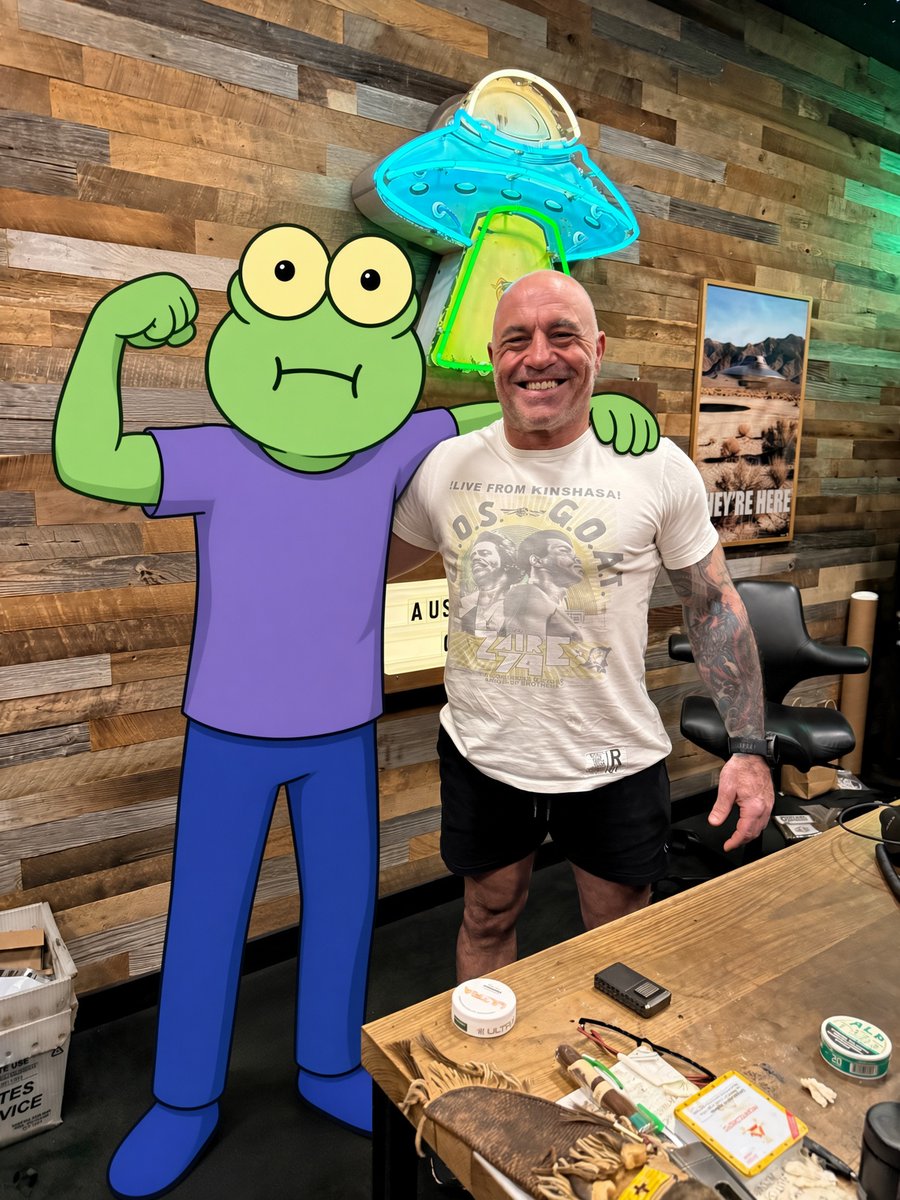 Hooplaboss's tweet photo. $hoopla hanging with the best ones... https://t.co/0SaRbaLqGz