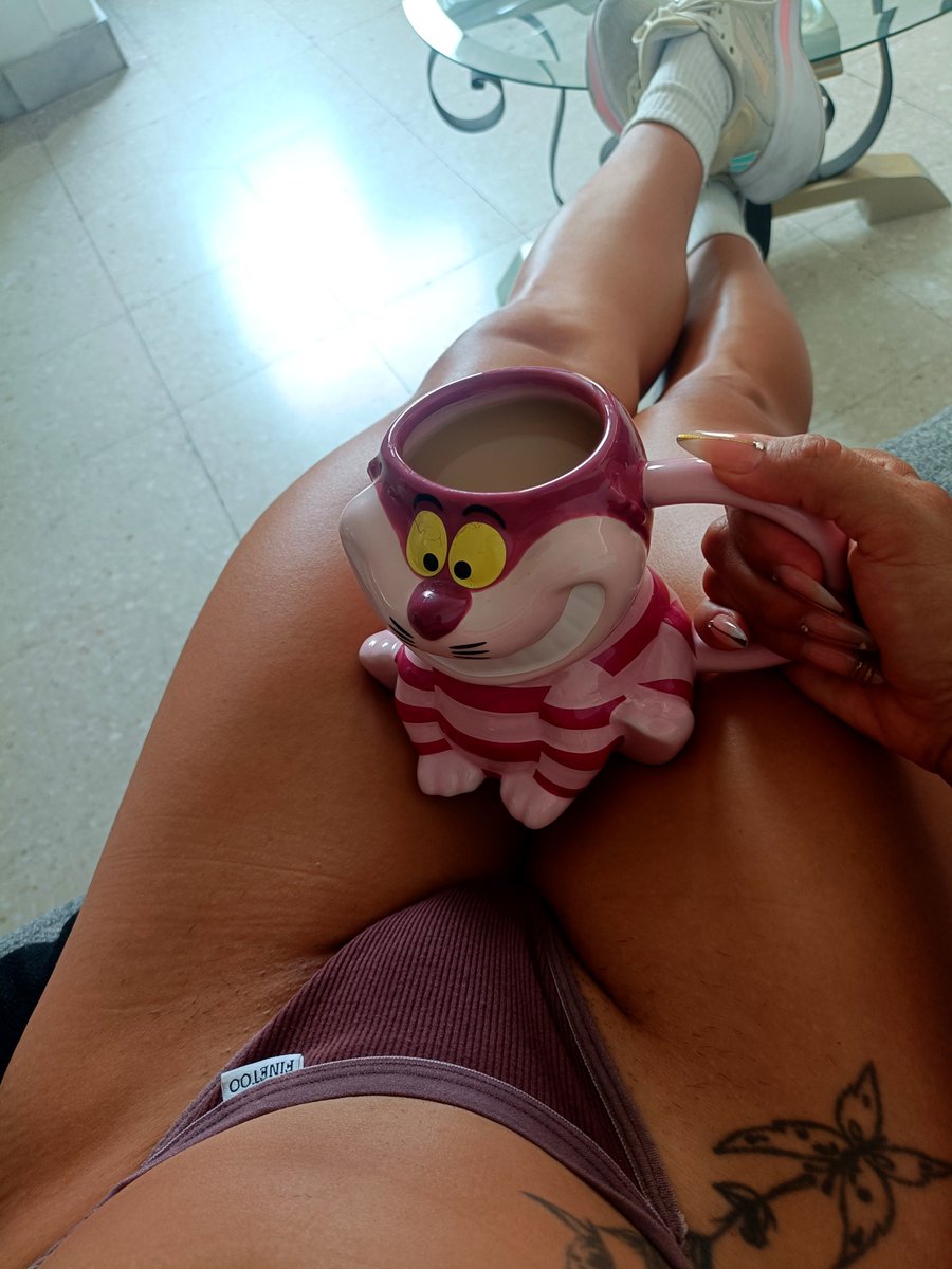 Ale_hwsw's tweet photo. Aquí amamos entrenar, Cuidarnos, y broncearnos ya desayunaron? https://t.co/MD61SKPKao