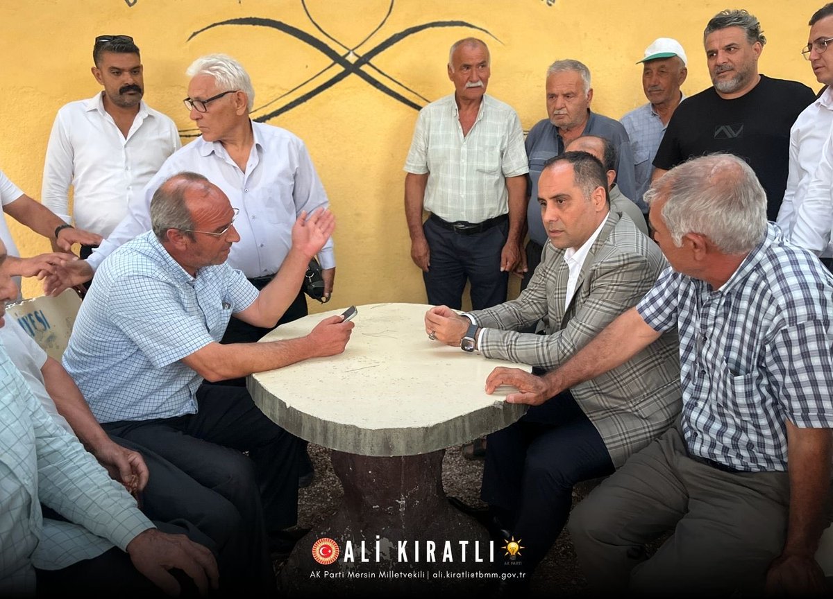 ALKIRATLI's tweet photo. 📍 Kırağıbucağı Mahallesi | Silifke

İlçe Başkanımız Sayın Mehmet Emin Kurt, Kadın Kolları Başkanımız Sayın Emine Can ve ilçe yöneticilerimizle birlikte, yol güzergâhımızda bulunan K��rağıbucağı Mahallemize uğrayarak hemşehrilerimizin kurduğu Kültür ve Yaşatma Derneğini ziyaret ettik.

Kıymetli hemşehrilerimizin gönül hanelerine misafir olduk; sıcak bir çay eşliğinde hasbihal ettik, talep ve önerilerini dinledik.

Nazik ev sahiplikleri, samimi karşılamaları ve içten muhabbetleri için dernek yöneticilerimize ve tüm hemşehrilerimize teşekkür ediyorum.

Rabb’im birlik ve beraberliğimizi, gönül bağlarımızı daim eylesin.

@abuyukgumus 
@yahyacelik_ 
@Ruken_Kilerci 
#AKParti #Mersin #Silifke