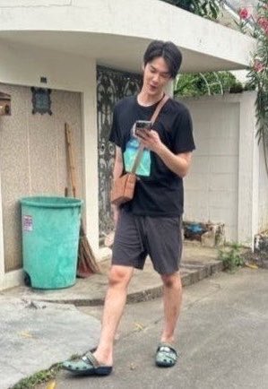aprilnew1304's tweet photo. “คุณหนูแต่งตัวไม่นัดกระผมเลยนะครับ” https://t.co/4ByGBvE52l