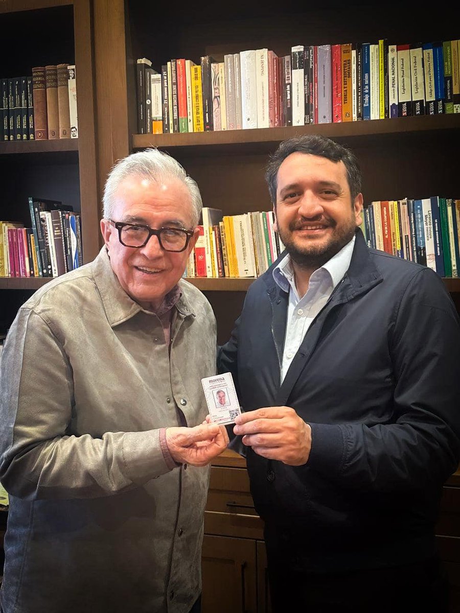 ferbelaunzaran's tweet photo. Rocha Moya y Andy.

Lo que el cártel unió, que no lo separe la DEA.

¿O cómo era? https://t.co/9PP9DaIUzk