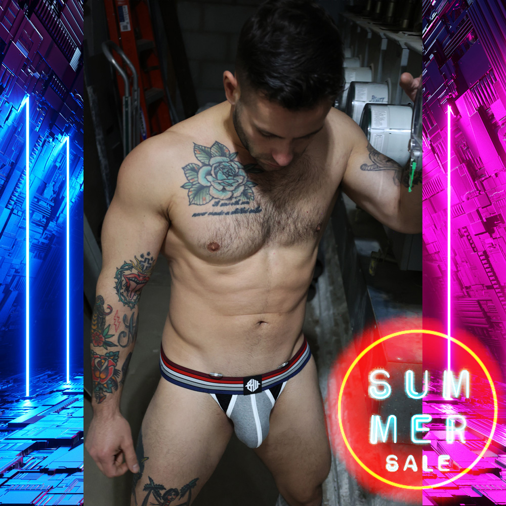 breedwellgear's tweet photo. Hey, buddy. https://t.co/ryYkFzIshg

#retro
#retroremix
#vintage
#vintageremix
#colorblock
#thong
#breedwell
#breedwellgear
#summersale https://t.co/ur6ZECL2Iy
