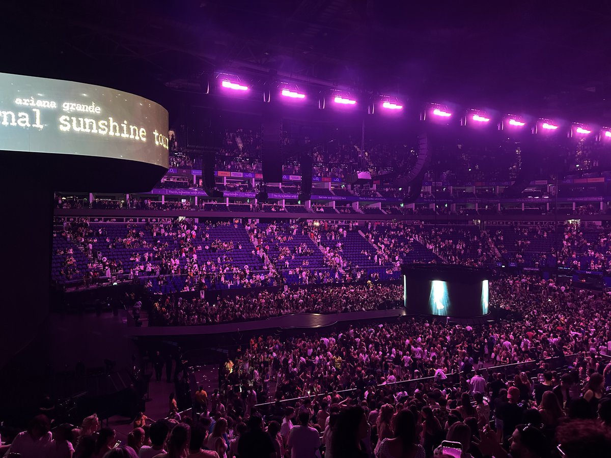 romainpstr's tweet photo. view from sec 111 row R seat 332
view from sec 118 row Y seat 13
at the o2, london https://t.co/XRKueNLMxR