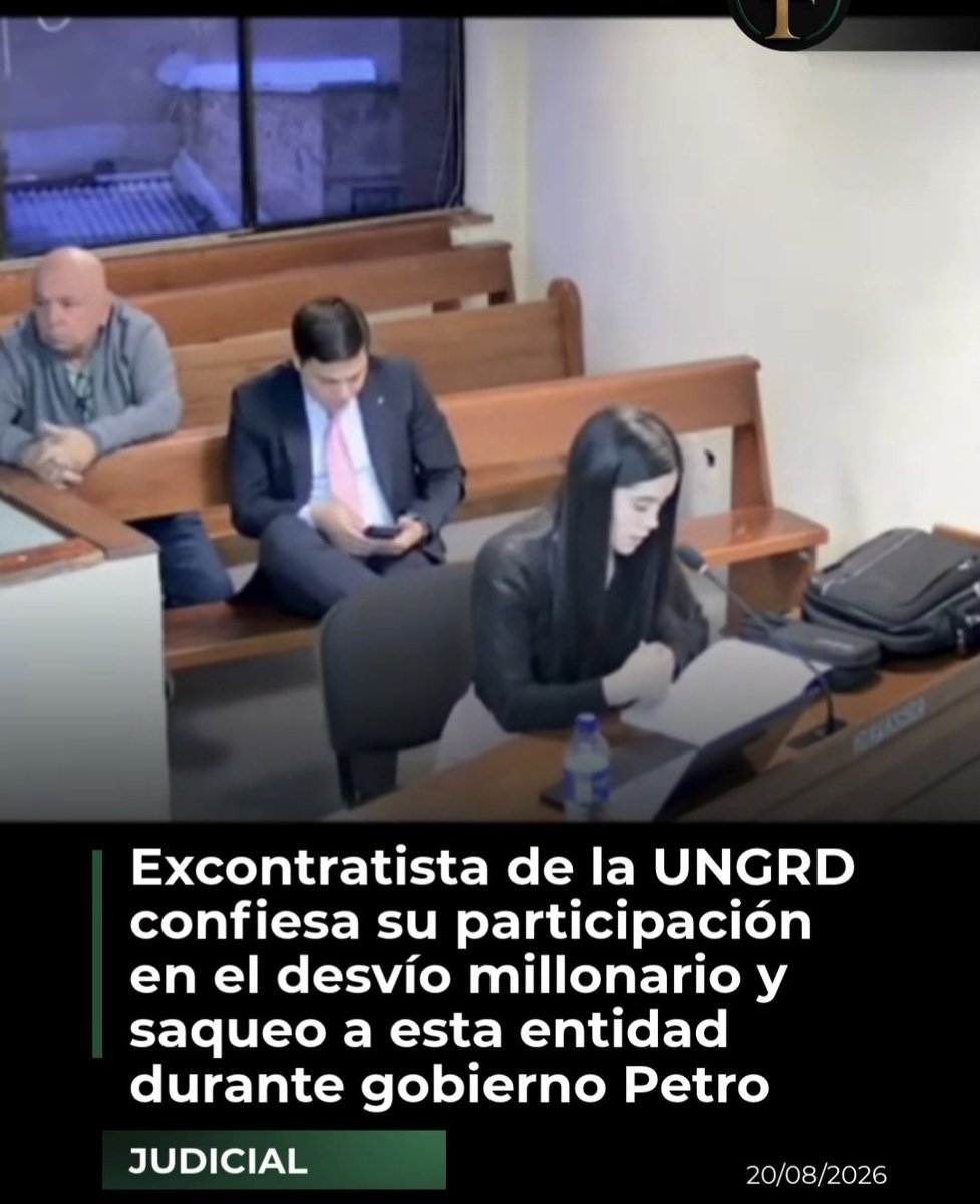 David55043686's tweet photo. @petrogustavo Oe 🤣 le cuento un chiste??? Agarrese esas nalgas. Porque el cuadro lo va a poner en los EEUU https://t.co/r4DO0uphEP