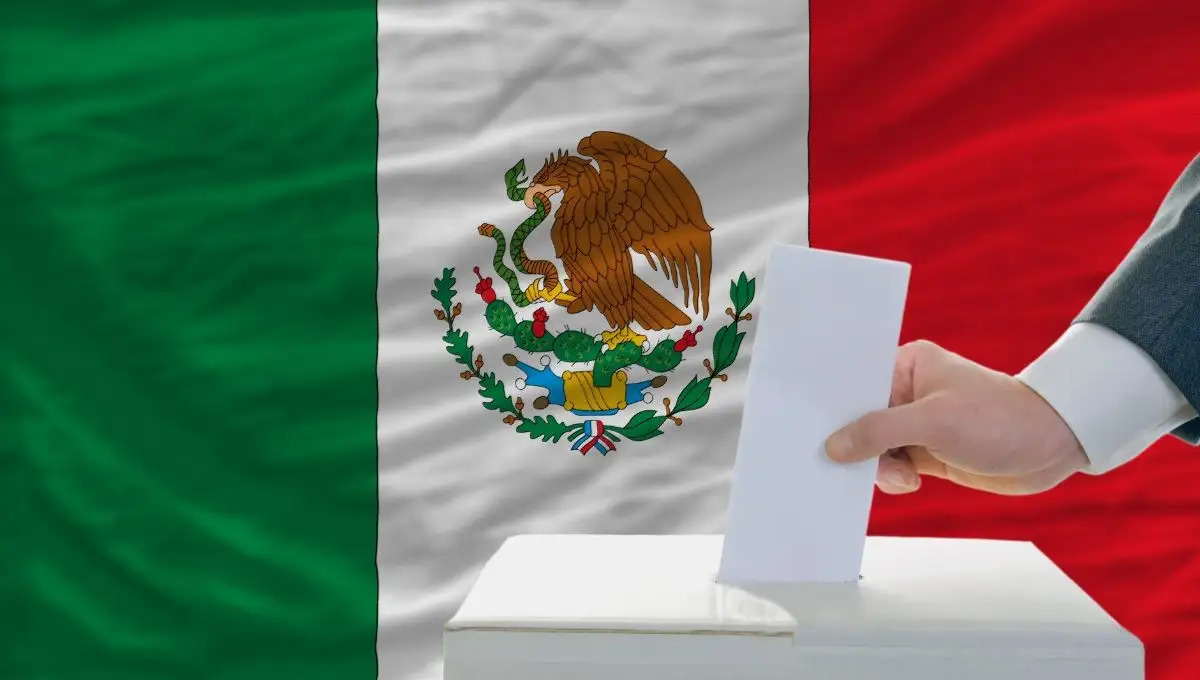 OpinionLSR's tweet photo. Las elecciones de 2027 obligarán a Morena a convencer de que existe un proyecto político nacional. ✍️ @Emiliano_Marx #OpiniónLSR https://t.co/VIJ3ChRWwh https://t.co/naIpfOZ2JJ