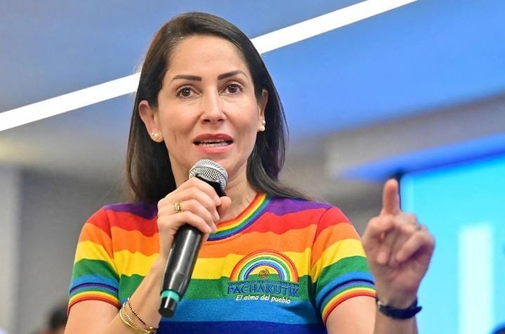 pabloleonsilva's tweet photo. Adivinen?

Resulta que la #RunaRene #choneradechimbacalle @LuisaGonzalezEc si habría pagado al menos 600 mil a Pachakutik en Manabi por su candidatura, pero adivinen quien se llevó 300 mil por intermediar?

El #narcoterrorista Leonidas Iza @LeonidasIzaEc https://t.co/jX9f6D96fL