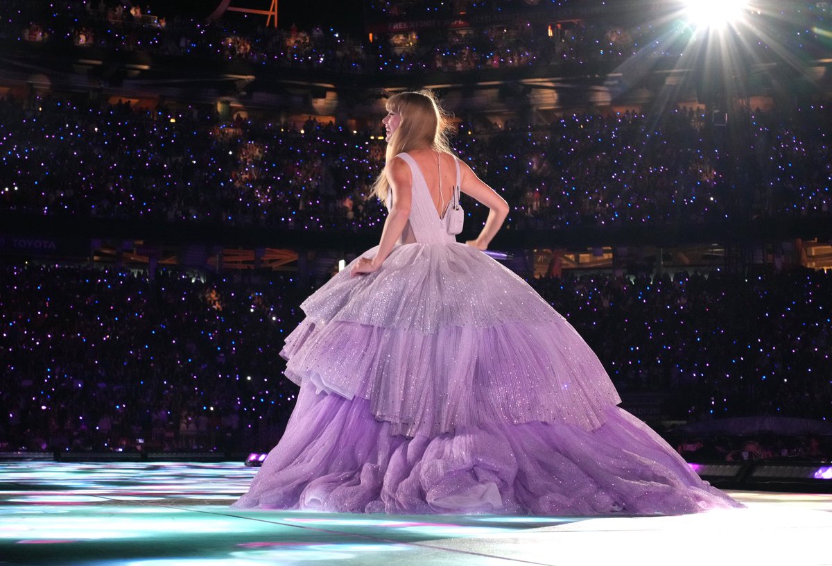 chartstswifty tweet picture