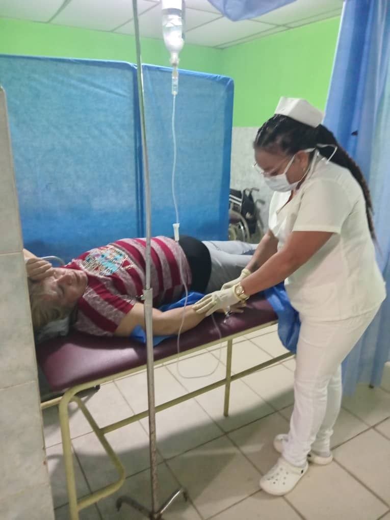 Cubacooperabol2's tweet photo. En la Brigada Médica Domingo Sifonte  la Lic. Carmen Álvarez camina con el ejemplo constante de Vilma Espín y la certeza de vencer. Cada paciente atendido es un reto cumplido en la misión que hoy estamos encaminados.
@Cubacooperabol2
#CubaCoopera https://t.co/ARK4Vxubby