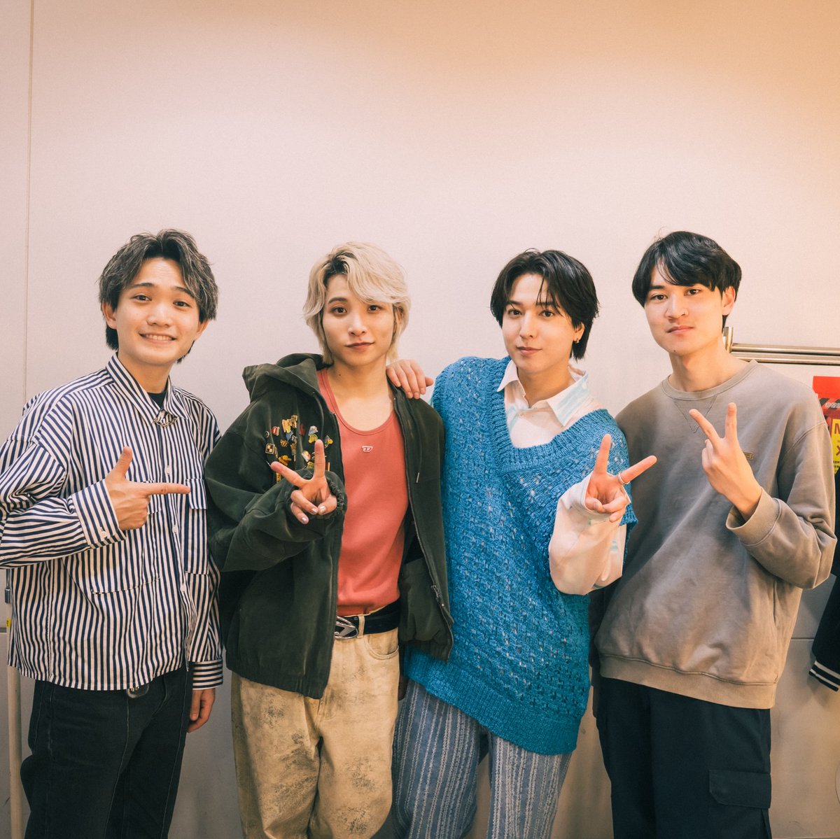 ryosuke__mhsww's tweet photo. canon is only a suggestion anyway. it is not a rule. there's no rule when it comes to fanfics, because fanfics is a hobby that you do for yourself and your own enjoyment. how much of canon you will follow, if any, is entirely up to you. it's your fics. your creation. your world. https://t.co/A3u9zkyxps