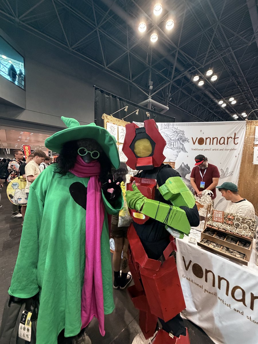 TheLivelyHuman's tweet photo. Had an AMAZING time at #AnimeNYC today!! https://t.co/mIA907AeD6