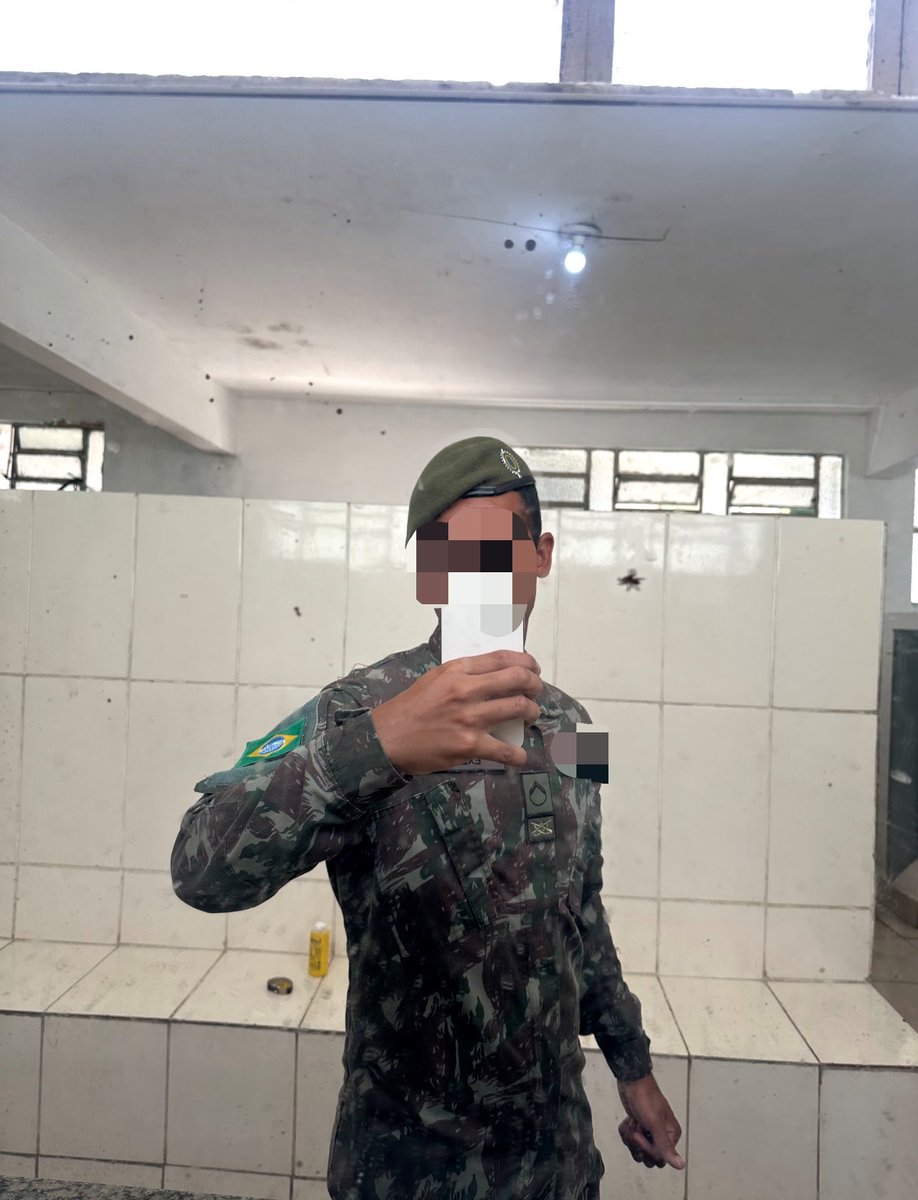 MIG91s's tweet photo. senta pra mim falando que eu sou seu milico favorito 🙈🙈

#BRODERAGEM 
#brotheragem 
#Pintoawards 
#PINTOAWARDSGAY 
#TROCONUDS
#PINTOSAWARDS  
#PINTOAWARD
#XOTAAWARDS https://t.co/rBKrRuUwbk