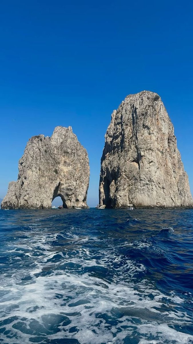 flower6260's tweet photo. Capri, Italy https://t.co/DXSw0qUeJk