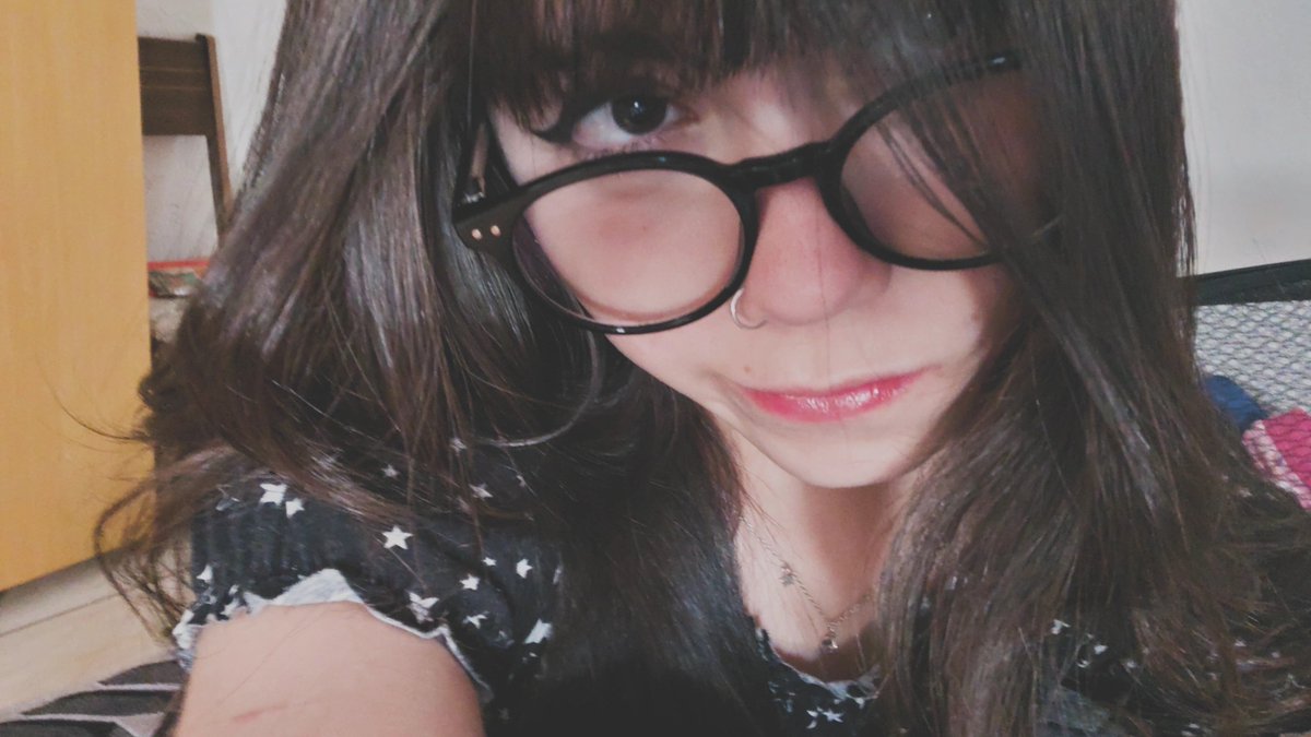 carolabelhzl's tweet photo. 1, 2, 3, 4, do you wanna be adored? https://t.co/XOWksGuVaq