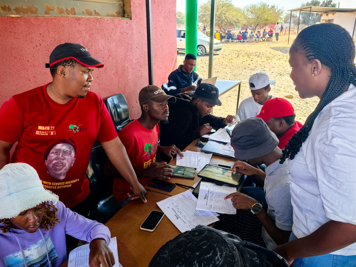 eff_madibeng's tweet photo. ♦️ IN PICTURES♦️
Ward 27 always on it, the home of the EFF! All 3 VDs painted RED! 🔴✊ Portal Registrations on the ground!
#RedFriday #VoteEFF2026 #EFFInMadibeng https://t.co/D3sNfOATH5