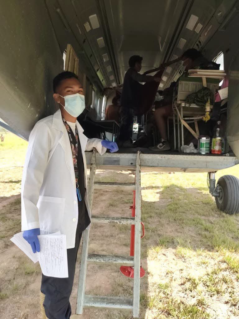 Fritz_A_Sanchez's tweet photo. ¡Gracias a Dios y a todos #Venezuela por la solidaridad, el replicar, comentar y contribuir a visibilizar esta delicada situación!  

Me informan que todos los pacientes fueron atendidos y trasladados al Hospital Dr. José Gregorio Hernández de Puerto Ayacucho #Amazonas https://t.co/HgTEMRZ2EW